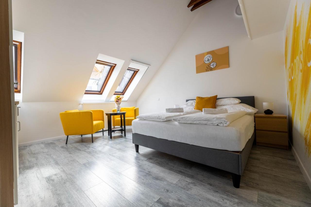 Roomstore Studio Apartments Eger Exteriör bild