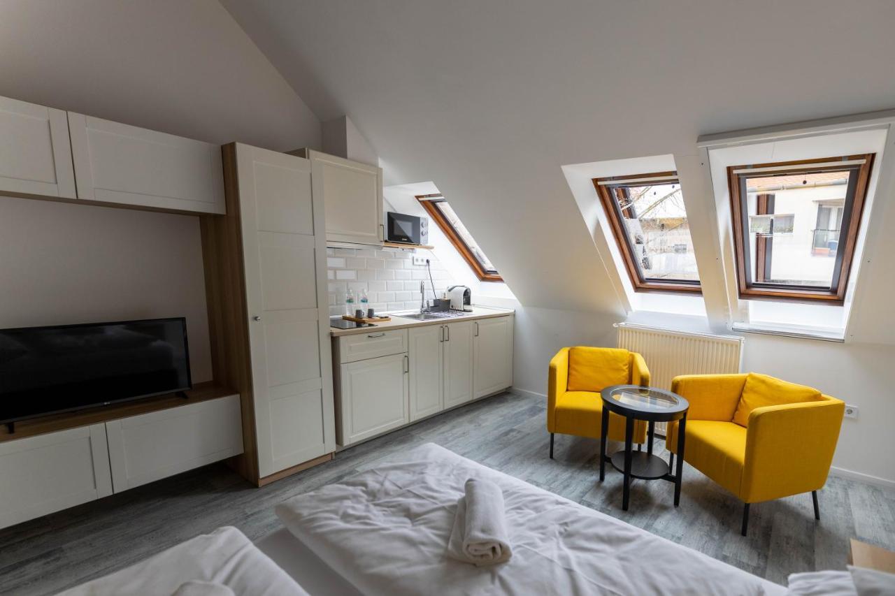 Roomstore Studio Apartments Eger Exteriör bild